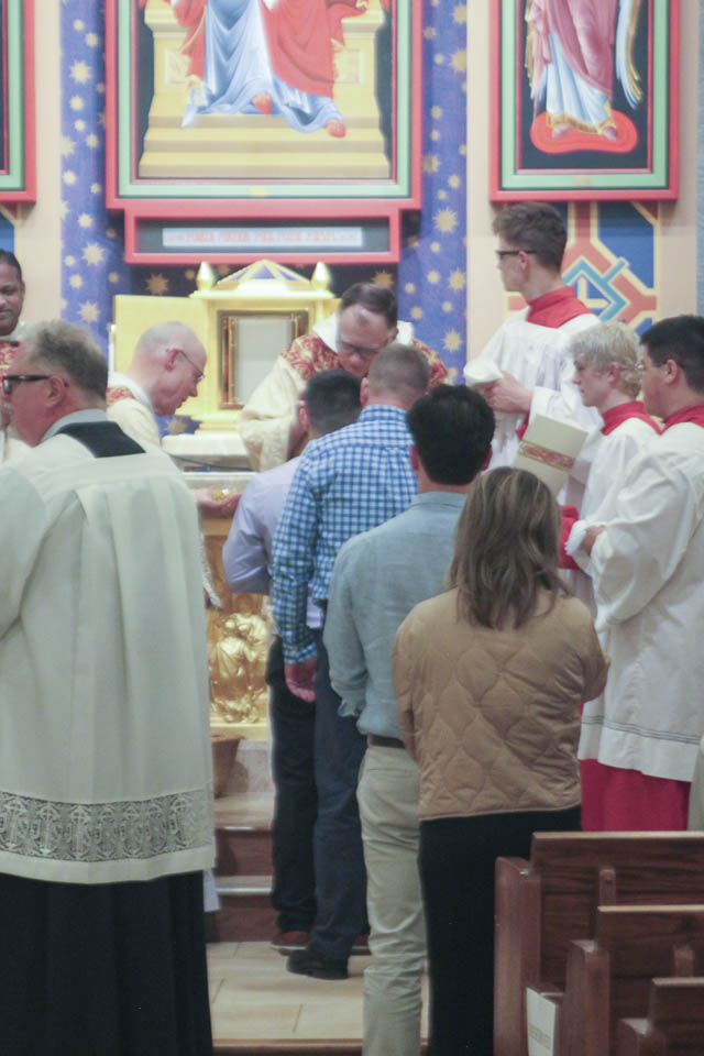 2026-StMary-EasterVigil (136 of 215).jpg